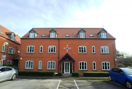 Long Acre, Bingham, NG13