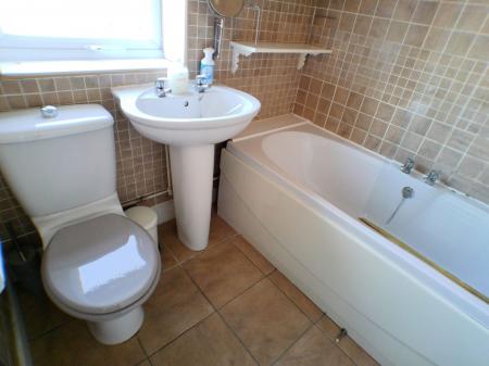 3 bedroom Terraced House for sale in Trenchard Close, Newton, NG13