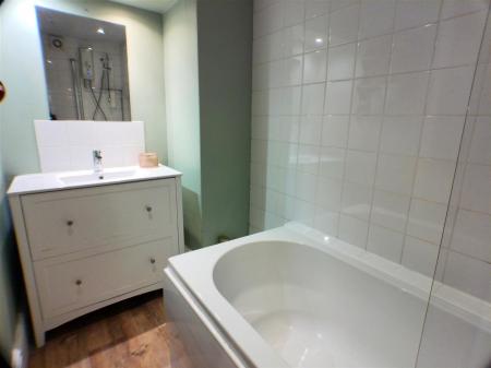 2 bedroom Terraced House for sale in Main Street, East Bridgford, NG13
