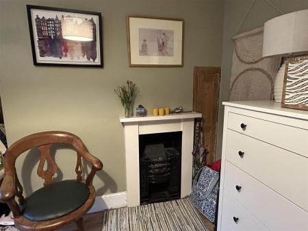 2 bedroom Terraced House for sale in Main Street, East Bridgford, NG13