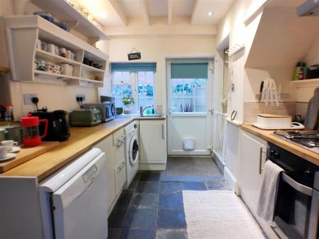 2 bedroom Terraced House for sale in Main Street, East Bridgford, NG13