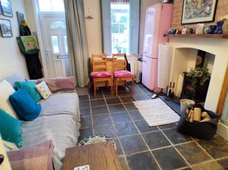 2 bedroom Terraced House for sale in Main Street, East Bridgford, NG13