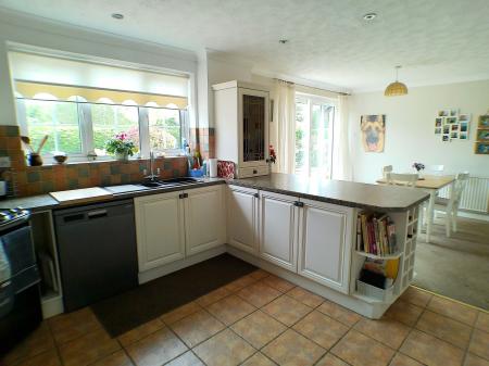 4 bedroom Detached house for sale in Fairfield Street, Bingham, NG13