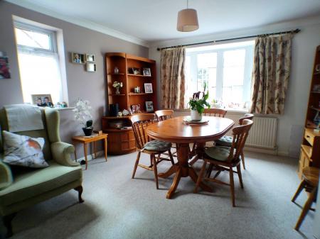 4 bedroom Detached house for sale in Fairfield Street, Bingham, NG13