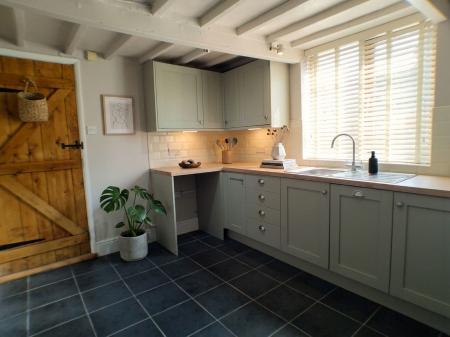 2 bedroom Detached house for sale in Belvoir Road, Bottesford, NG13