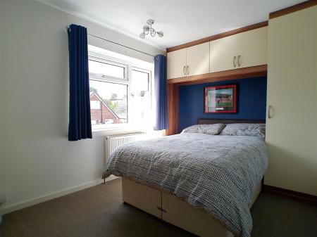 5 bedroom Detached house for sale in Perry Grove, Bingham, NG13