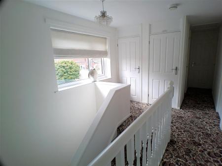 5 bedroom Detached house for sale in Perry Grove, Bingham, NG13