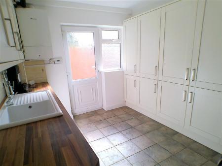 5 bedroom Detached house for sale in Perry Grove, Bingham, NG13