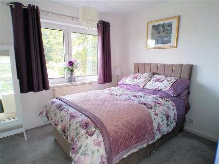 5 bedroom Detached house for sale in Perry Grove, Bingham, NG13