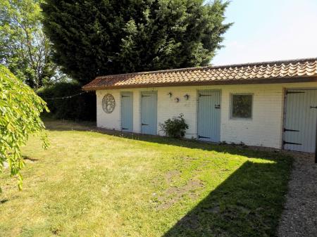 5 bedroom Character Property for sale in Spring Lane, Flintham, NG23