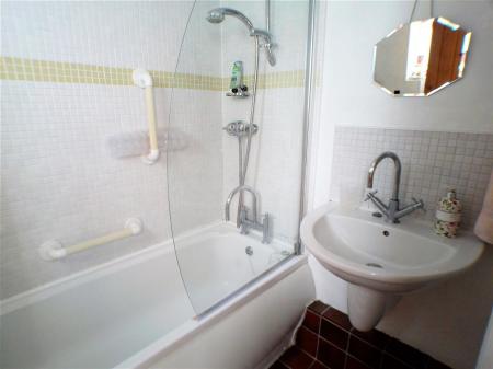 2 bedroom Terraced House for sale in Station Terrace, Radcliffe-On-Trent, NG12