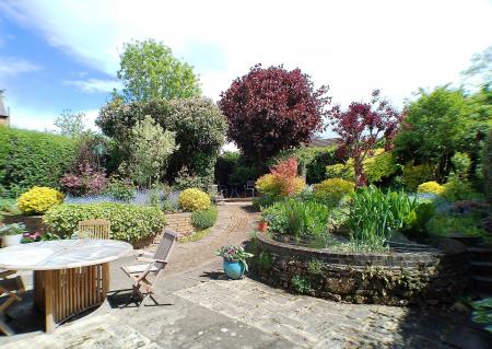 4 bedroom Character Property for sale in Browns Lane, East Bridgford, NG13