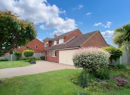 3 bedroom Detached house for sale in Riverside Walk, Bottesford, NG13