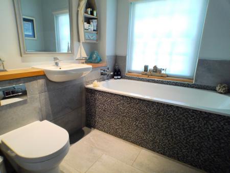 5 bedroom Character Property for sale in Kneeton Road, East Bridgford, NG13