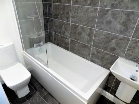 2 bedroom Terraced House to let in Langdale Grove, Bingham, NG13
