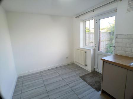 2 bedroom Terraced House to let in Rockingham Grove, Bingham, NG13