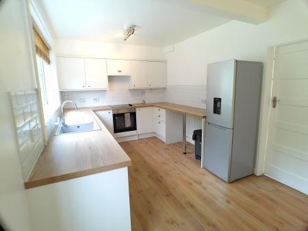 2 bedroom Terraced House to let in Trenchard Close, Newton, NG13