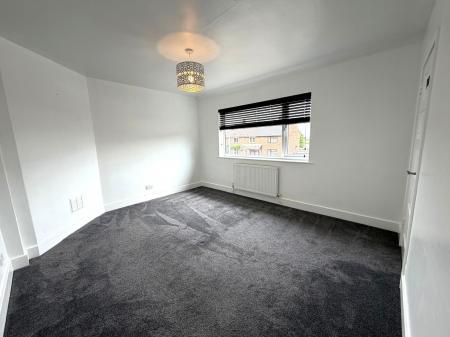 2 bedroom Terraced House to let in Trenchard Close, Newton, NG13