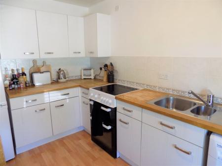 2 bedroom Terraced House to let in Nightingale Way, Bingham, NG13