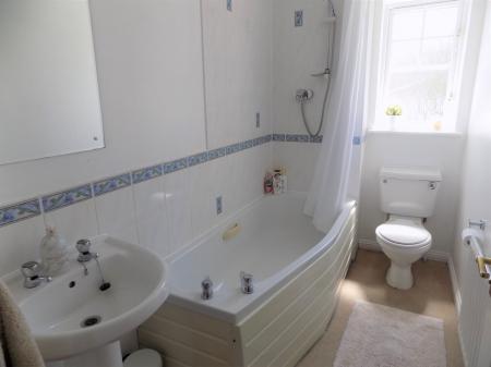 2 bedroom Terraced House to let in Nightingale Way, Bingham, NG13