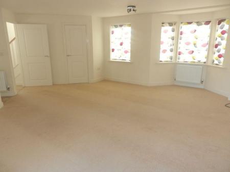 3 bedroom Detached house to let in Cherwell Gardens, Bingham, NG13
