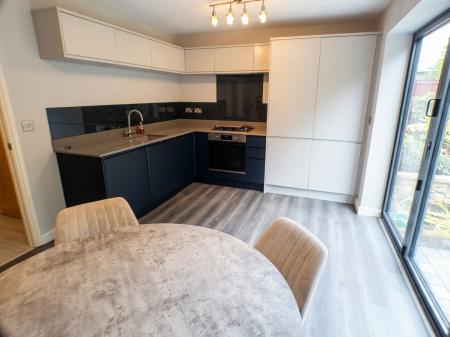 3 bedroom Semi-detached house for sale in Southfield Grove, Bingham, NG13