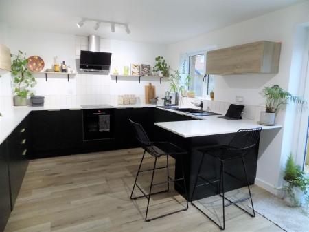 3 bedroom Semi-detached house for sale in Palmer Avenue, Bottesford, NG13
