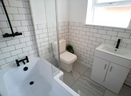 3 bedroom Detached house for sale in Walnut Road, Bottesford, NG13