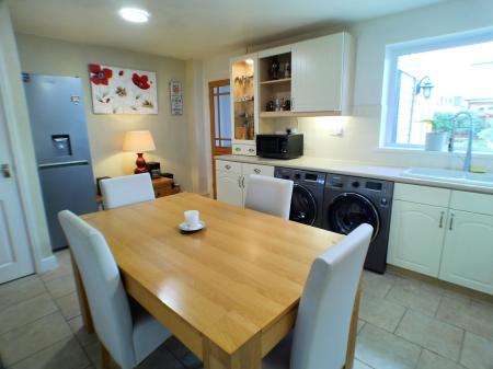 3 bedroom Semi-detached house for sale in Cox Drive, Bottesford, NG13