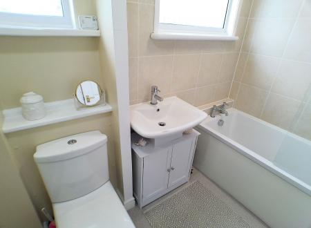 3 bedroom Semi-detached house for sale in Cox Drive, Bottesford, NG13
