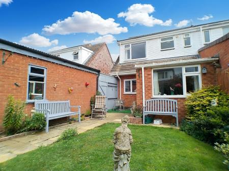 3 bedroom Semi-detached house for sale in Cox Drive, Bottesford, NG13
