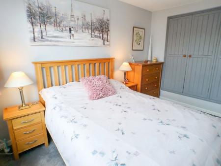 3 bedroom Semi-detached house for sale in Cox Drive, Bottesford, NG13