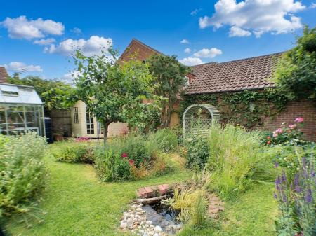 4 bedroom Detached house for sale in Spire View, Bottesford, NG13