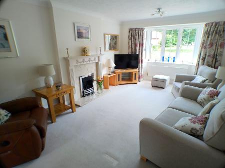 4 bedroom Detached house for sale in Spire View, Bottesford, NG13
