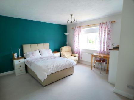 4 bedroom Detached house for sale in Spire View, Bottesford, NG13