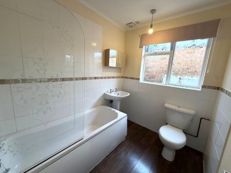 3 bedroom Detached bungalow to let in Bowbridge Lane, Bottesford, NG13