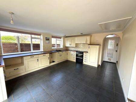 3 bedroom Detached bungalow to let in Bowbridge Lane, Bottesford, NG13