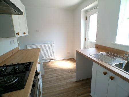 2 bedroom Semi-detached house to let in Hine Avenue, Newark, NG24