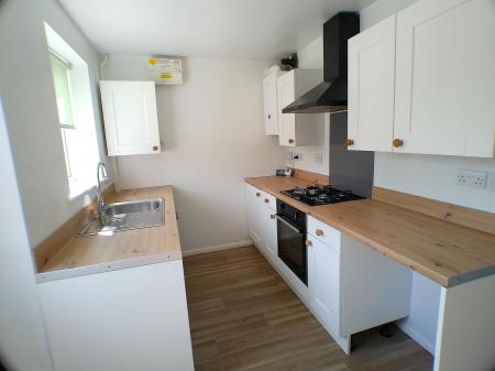 2 bedroom Semi-detached house to let in Hine Avenue, Newark, NG24
