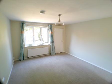 2 bedroom Semi-detached house to let in Hine Avenue, Newark, NG24