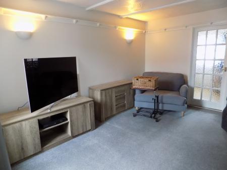2 bedroom Semi-detached house to let in Milburn Grove, Bingham, NG13