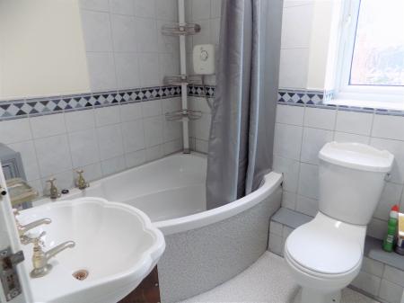 2 bedroom Semi-detached house to let in Milburn Grove, Bingham, NG13