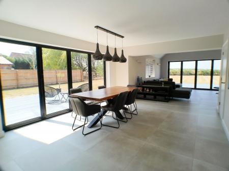 4 bedroom Detached house for sale in Sutton-Cum-Granby, Nottingham, NG13