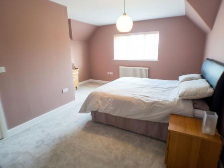 4 bedroom Detached house for sale in Sutton-Cum-Granby, Nottingham, NG13