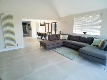 4 bedroom Detached house for sale in Sutton-Cum-Granby, Nottingham, NG13