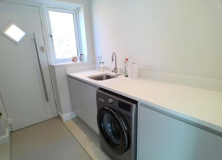 4 bedroom Detached house for sale in Sutton-Cum-Granby, Nottingham, NG13