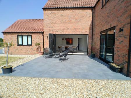 4 bedroom Detached house for sale in Sutton-Cum-Granby, Nottingham, NG13