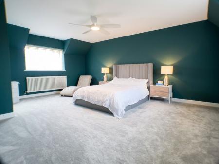 4 bedroom Detached house for sale in Sutton-Cum-Granby, Nottingham, NG13