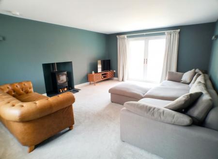 4 bedroom Detached house for sale in Sutton-Cum-Granby, Nottingham, NG13