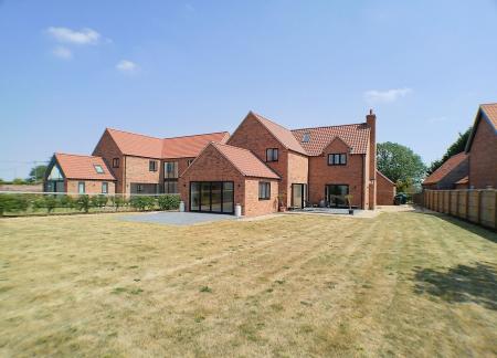 4 bedroom Detached house for sale in Sutton-Cum-Granby, Nottingham, NG13